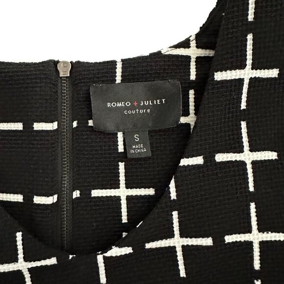 ROMEO + JULIET COUTURE Shift Dress with Black and White Print - Size Small - Picture 2 of 3